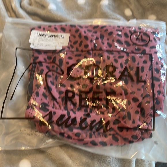 Bathing suit bottoms - Picture 3 of 3